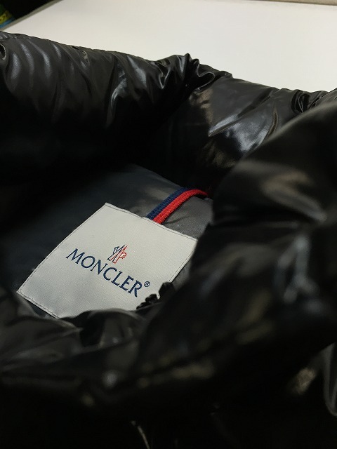 モンクレール（MONCLER）ダウンジャケットのクリーニング2